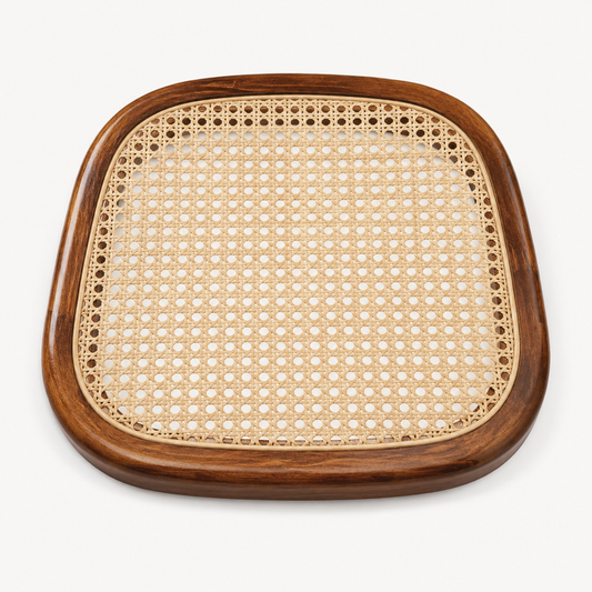 Reparación de silla tipo Thonet con asiento de rejilla natural prefabricada